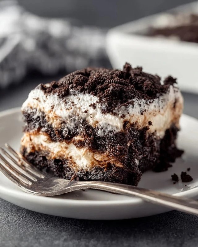 Oreo Dump Cake Recipe – Just 5 Ingredients