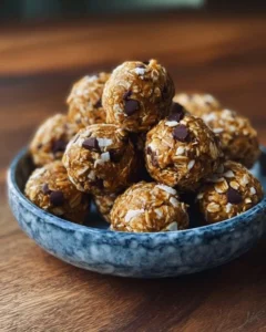 No-bake peanut butter energy bites with oats and chocolate chips