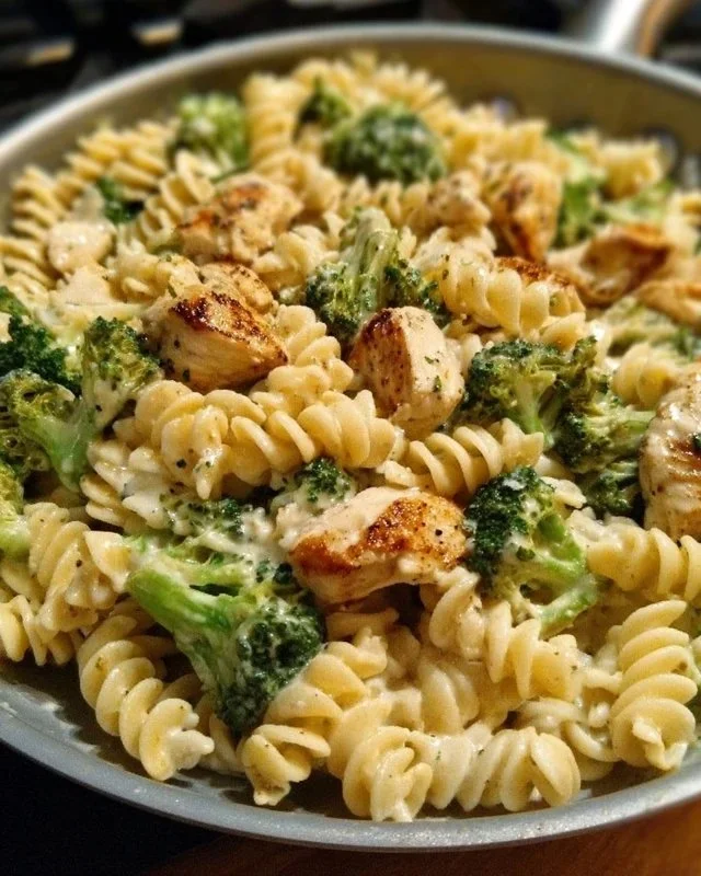 Creamy Rotisserie Chicken Broccoli Pasta