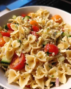 Delicious pasta salad with Italian dressing and fresh vegetables